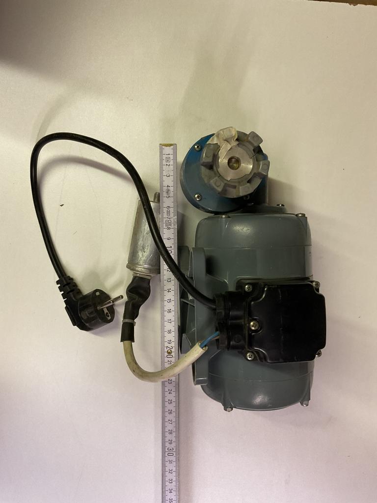 Motor reductor 3-fazig, Doe-het-zelf en Bouw, Ophalen, Gebruikt, Elektromotor, Minder dan 1400 rpm