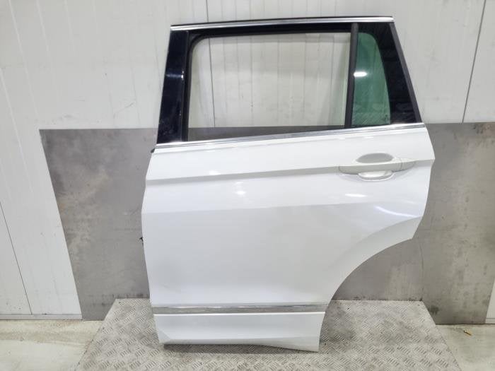 Portière 4portes arrière gauche d'un Volkswagen Tiguan (L0, Volkswagen, -, 3 mois de garantie, Utilisé
