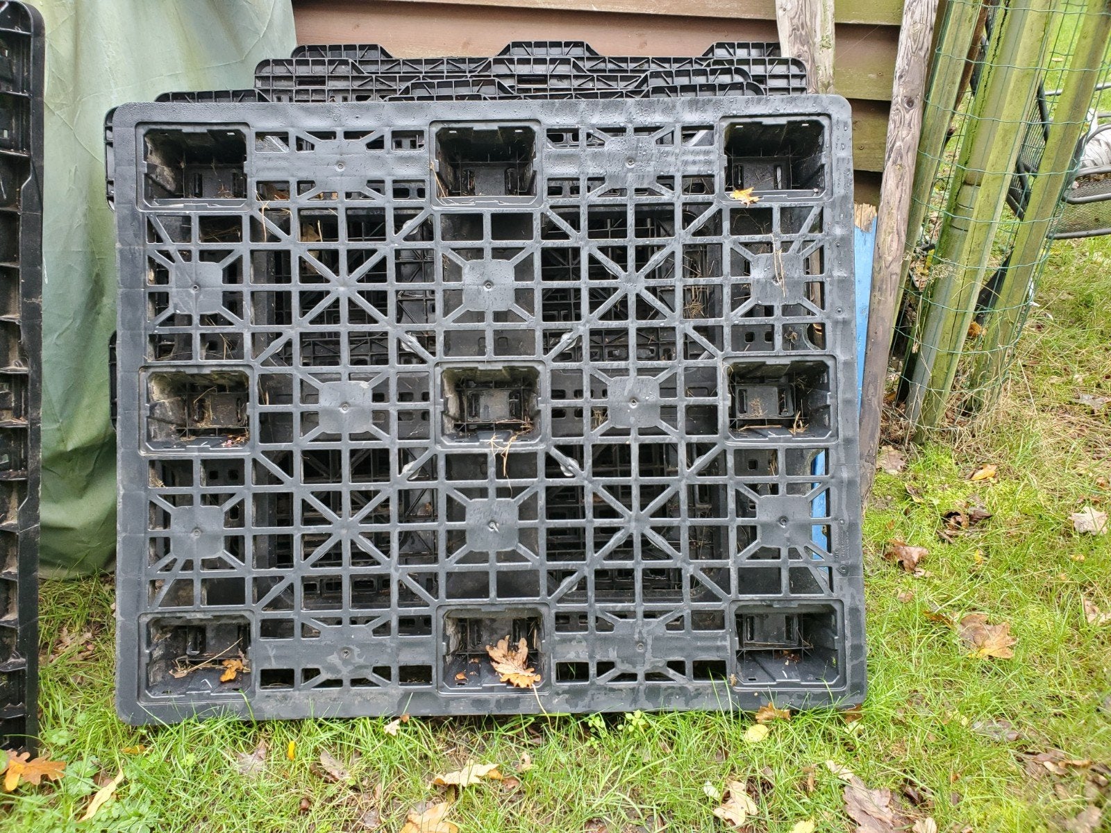 Kunststof pallets. 10 euro per stuk., Ophalen, Zo goed als nieuw