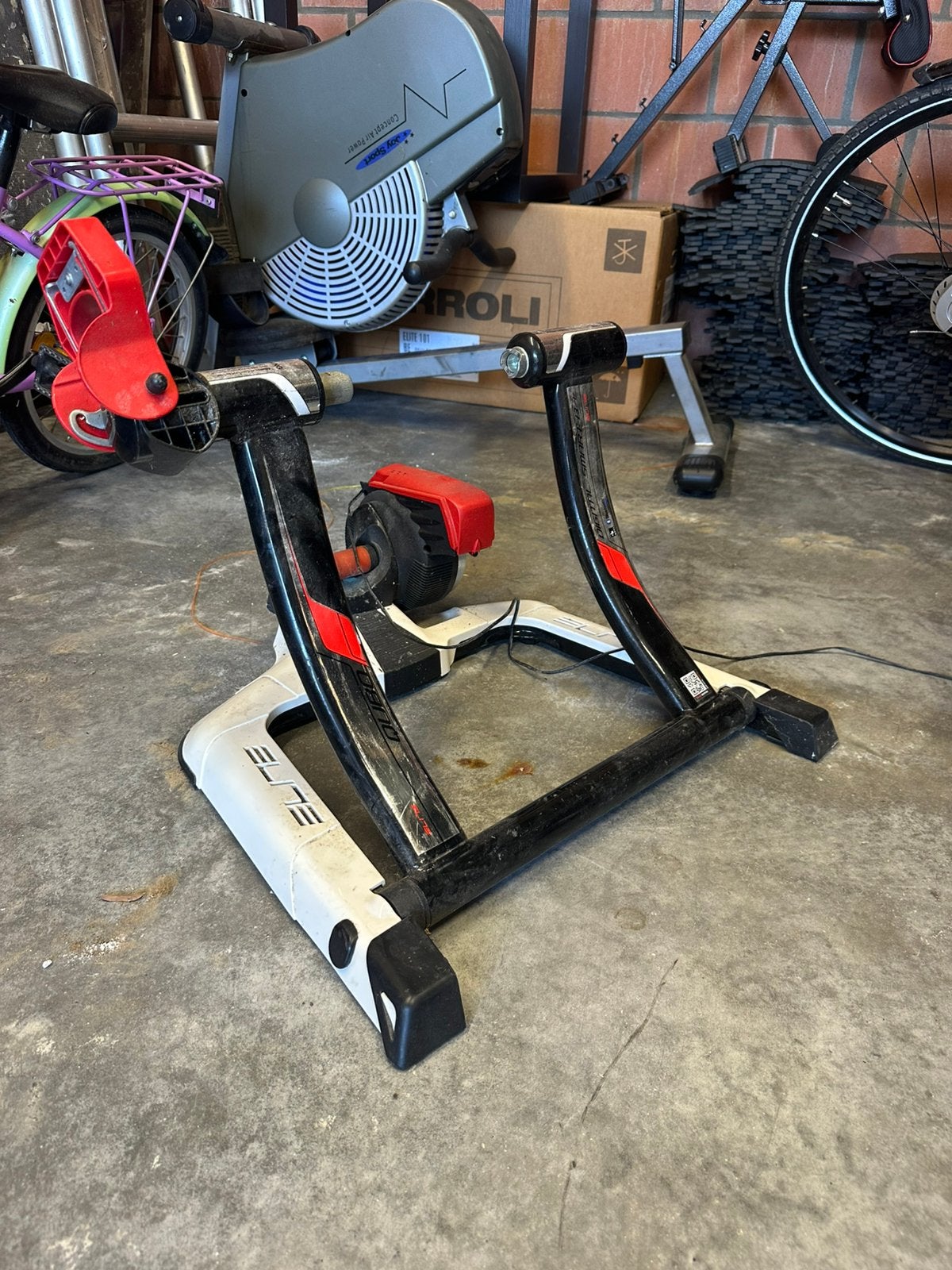 Elite qubo fietstrainer, Ophalen, Gebruikt
