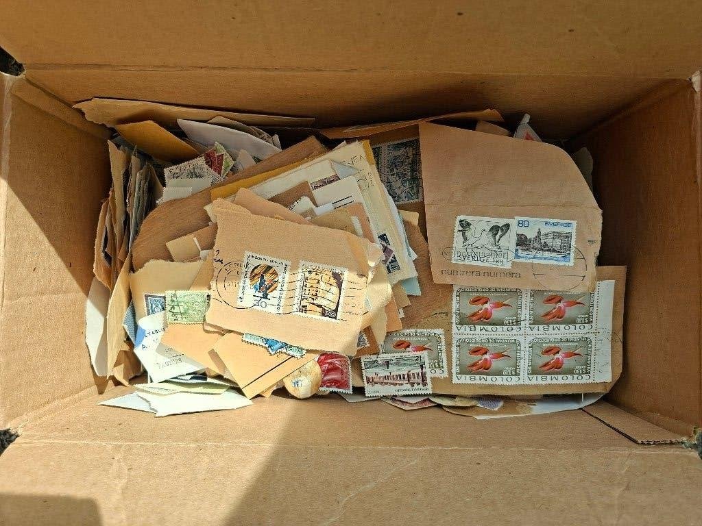 Doos +/- 750 gr : Wereld mixed - gestempeld, Postzegels en Munten, Postzegels | Volle albums en Verzamelingen, Ophalen of Verzenden