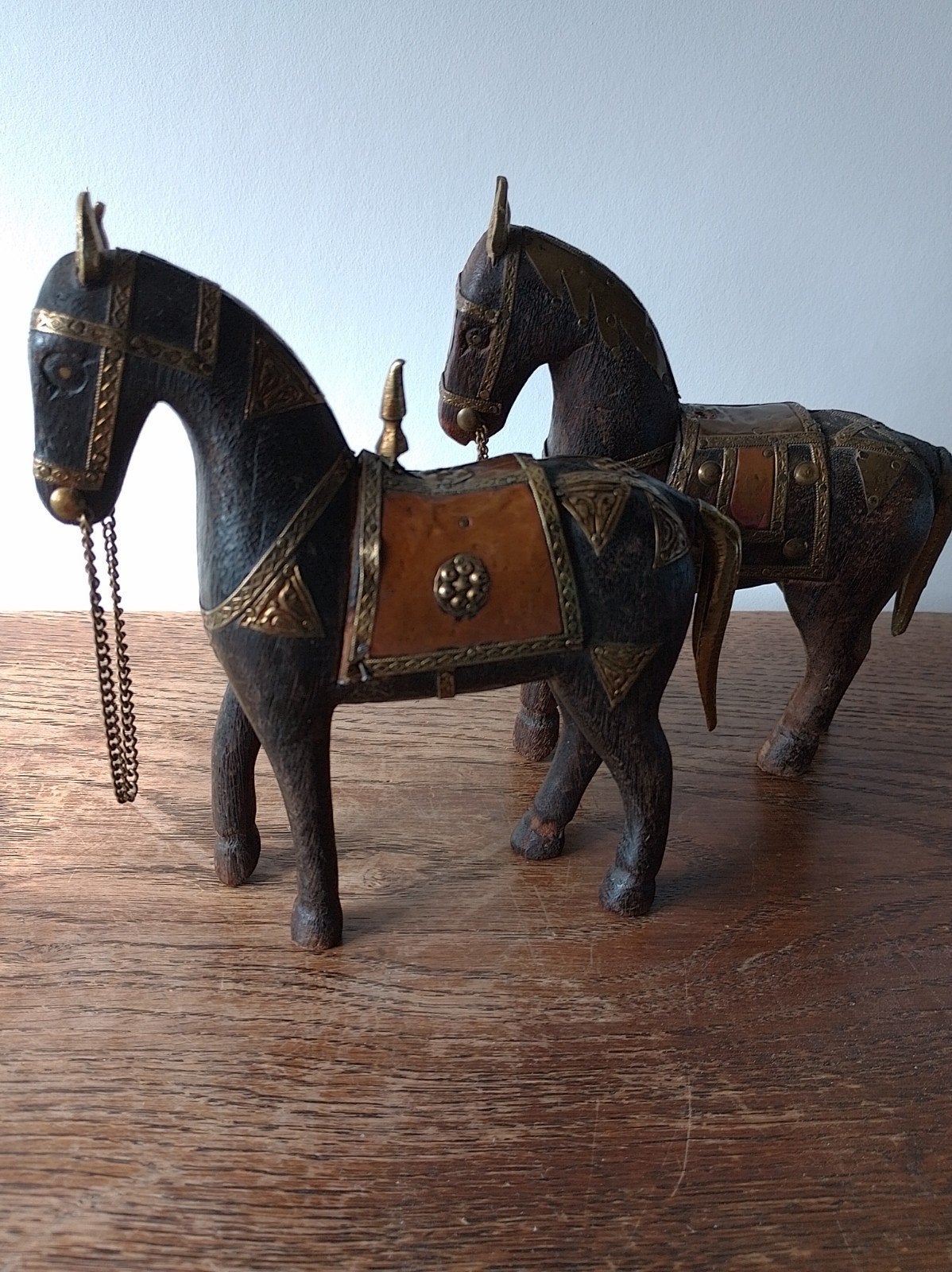 2 kleine houten Marwari paardjes, Antiek en Kunst, Ophalen of Verzenden