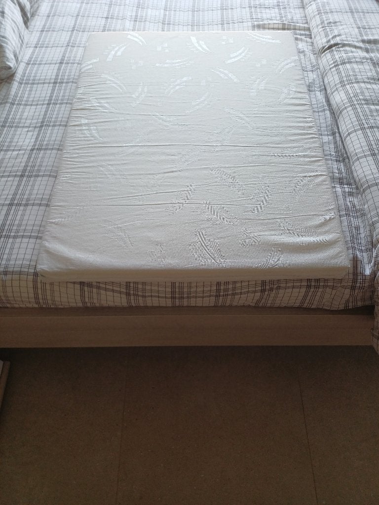 Matelas + protège-matelas pour enfants, Garçon ou Fille, Anti-allergique, Comme neuf, Enlèvement