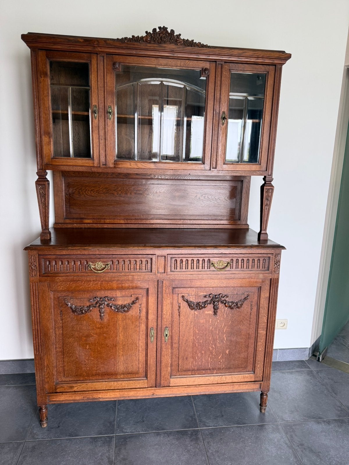 2 identieke antieke kasten uit begin jaren 1900, Ophalen, Gebruikt