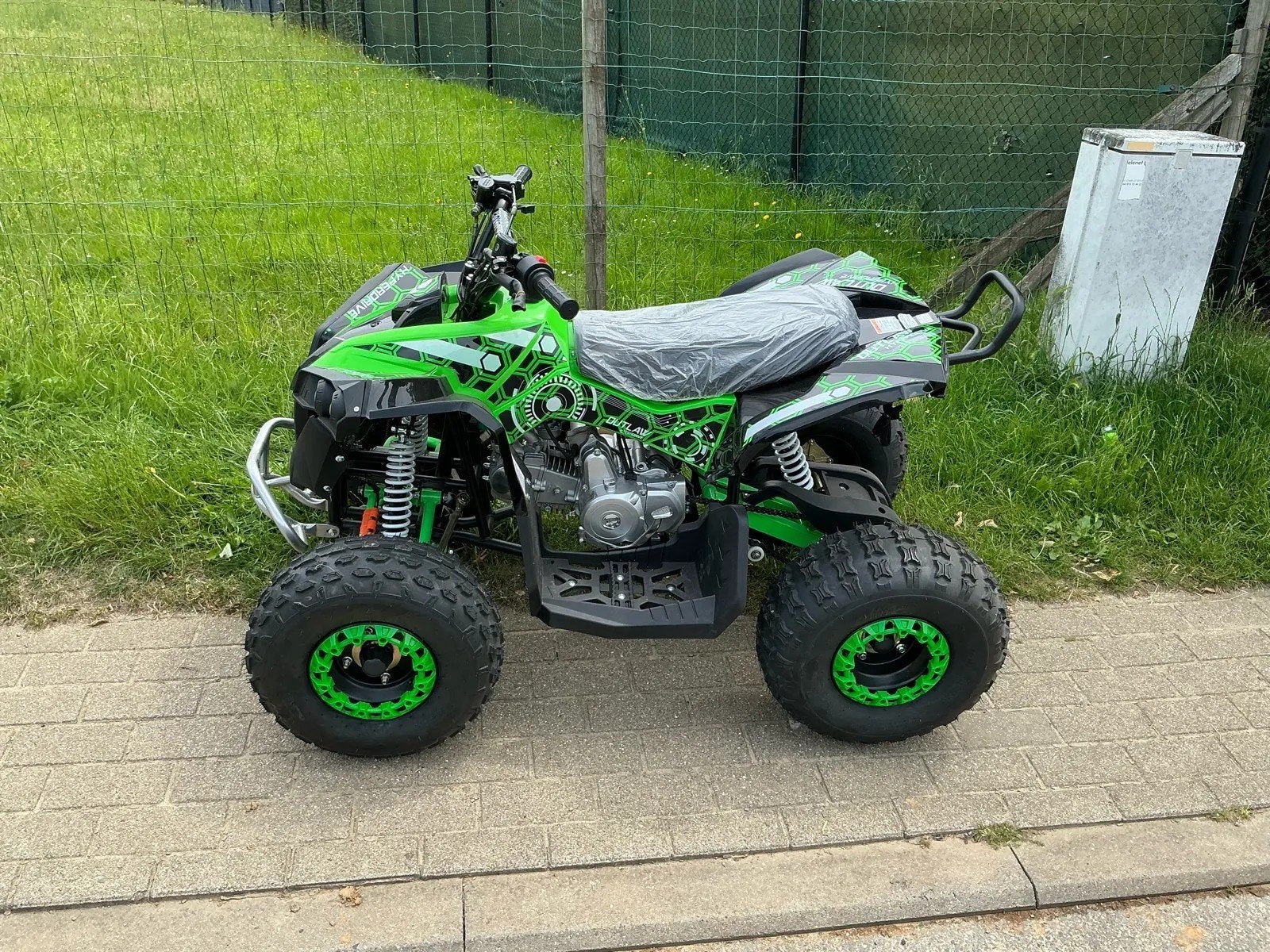 Quad Outlaw 125 cc, boîte automatique 4 temps, Motos, 1 cylindre, 125 cm³, Jusqu'à 11 kW
