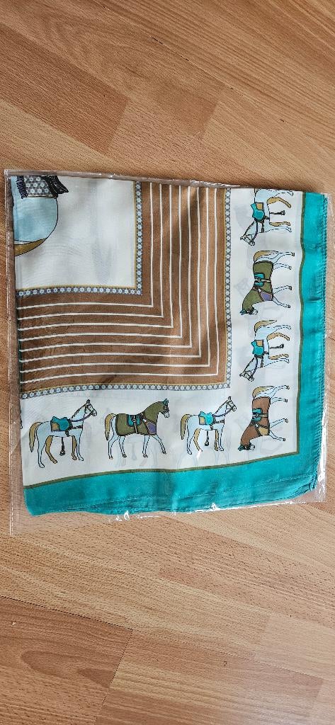Nieuw muntgroen sjaaltje met paardenmotief, Kleding | Dames, Mutsen, Sjaals en Handschoenen, Ophalen of Verzenden, Nieuw, Sjaal
