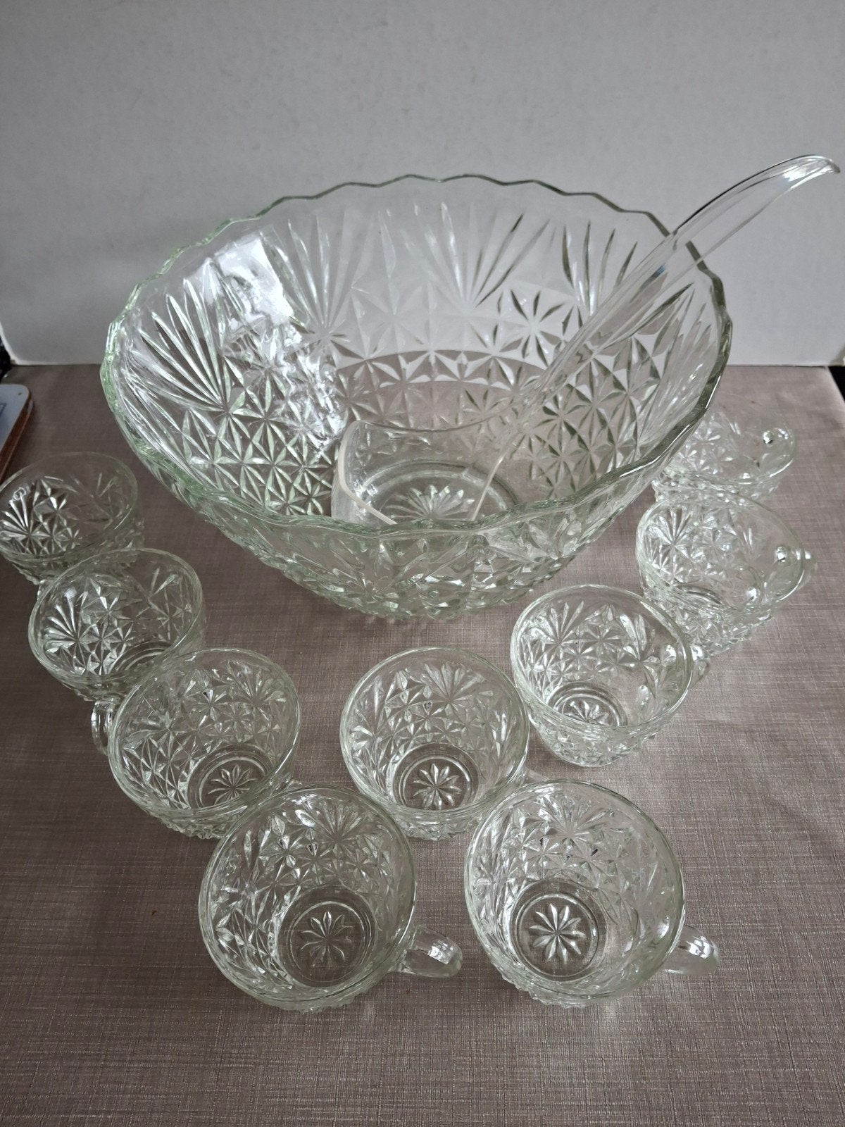 vintage persglas punchkomset in het 'Arlington'-patroon, Ophalen