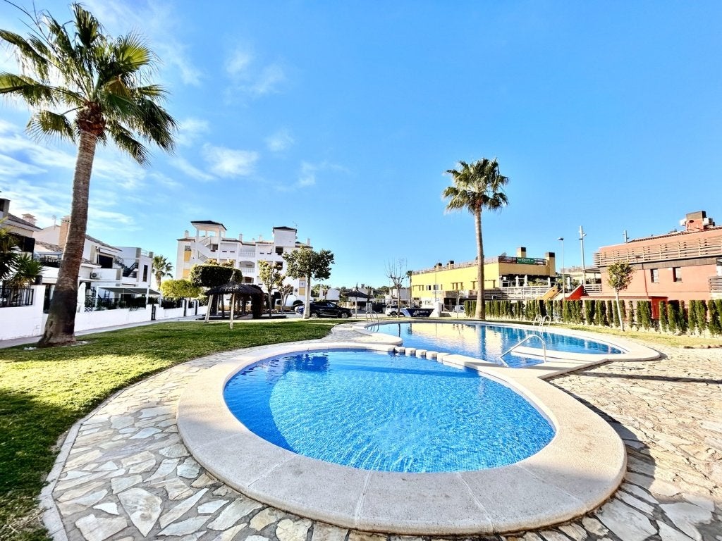 Prachtig appartement te koop in Villamartin Orihuela Costa, Immo, Orihuela Costa, Dorp, Spanje, 2 kamers