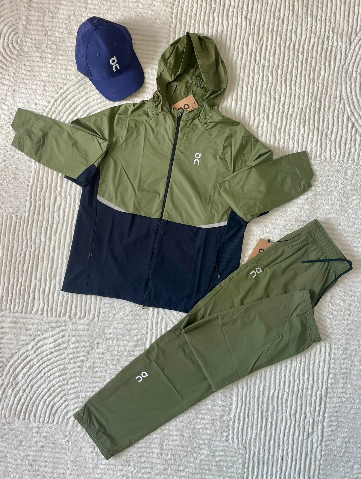 Ensemble de survêtement ON – Neuf, Vêtements | Hommes, Vêtements de sport, Enlèvement ou Envoi, Comme neuf