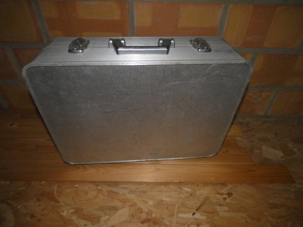 Ijzeren koffer, Huis en Inrichting, Woonaccessoires | Kisten, Ophalen of Verzenden, Gebruikt
