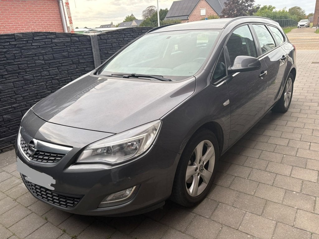 Démarrage et arrêt de l'OPEL Astra 1.7 CDTi EcoFlex *Euro 5, Autos, Euro 5, Entreprise, Noir, 5 portes