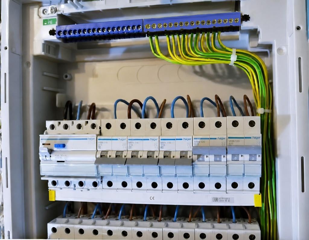Conformiteit en alle elektrische werkzaamheden, Ophalen of Verzenden