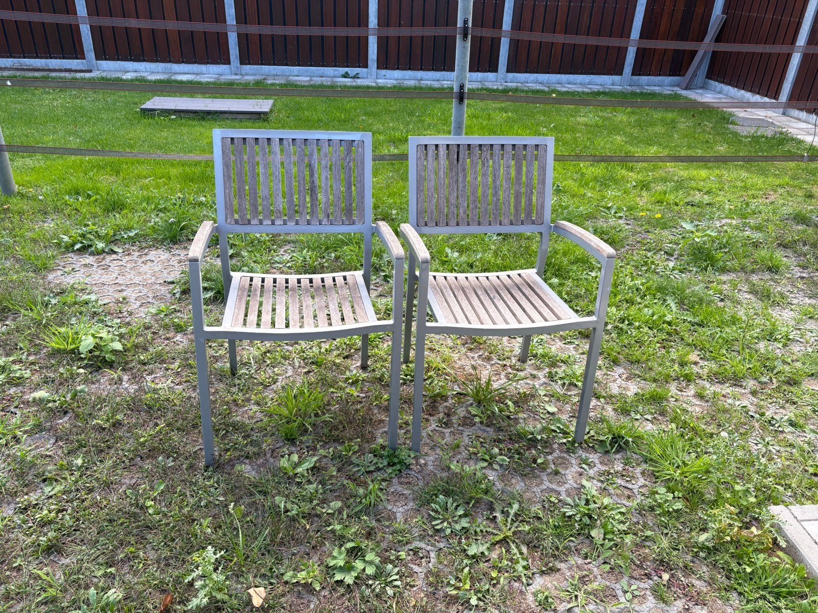 2 chaises de jardin empilables en teck et métal., Enlèvement, Utilisé, Bois de teck, Pliant