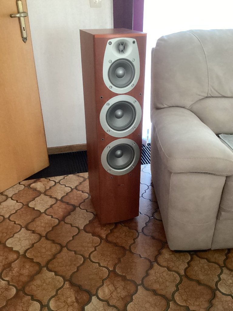 Infinity Beta 40., Enlèvement, Utilisé, Enceinte colonne