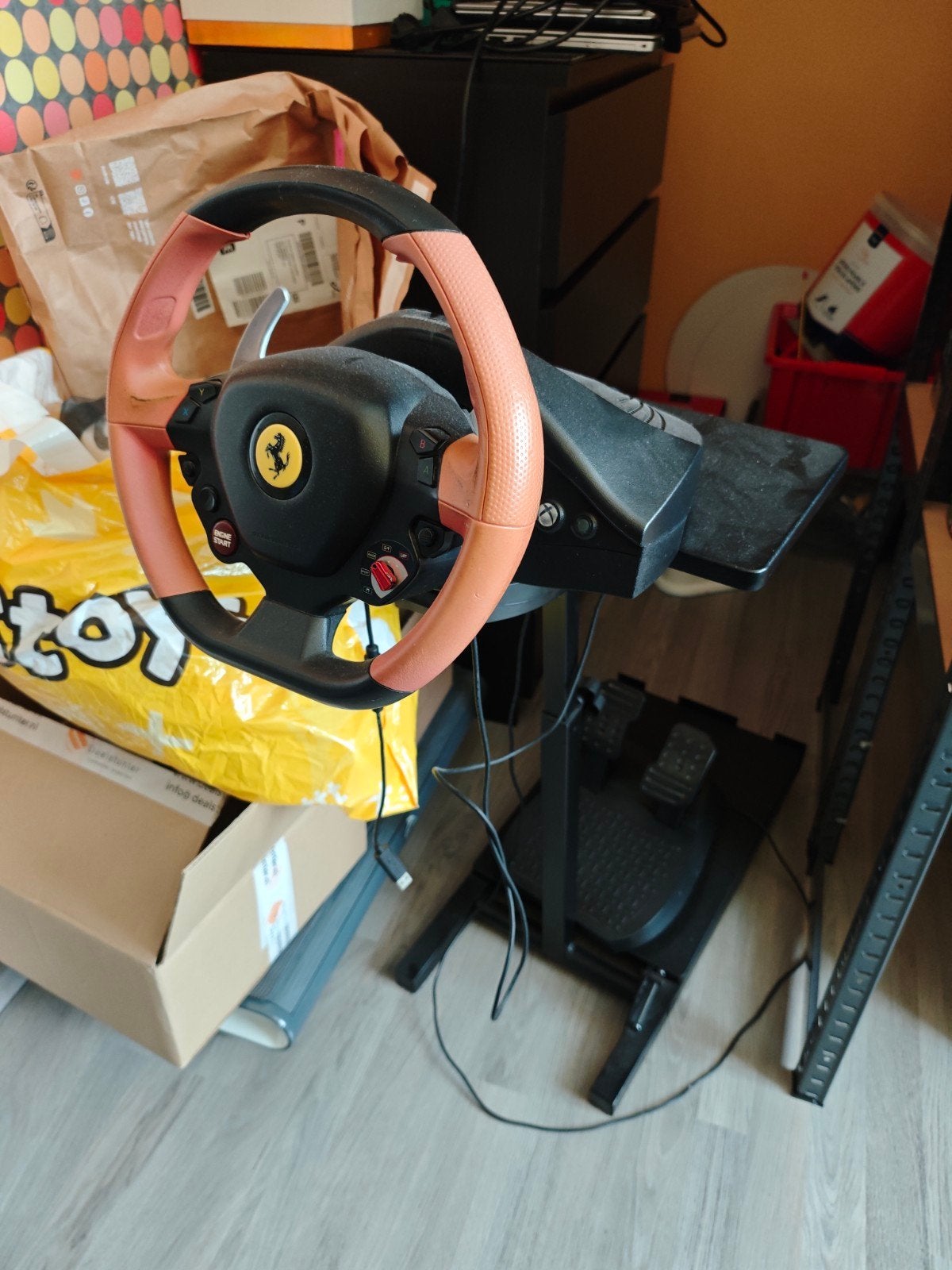 Volant de course Thrustmaster Ferrari 458 Spider, pédales Xb, Consoles de jeu & Jeux vidéo, Enlèvement, Utilisé, Volant ou Pédales