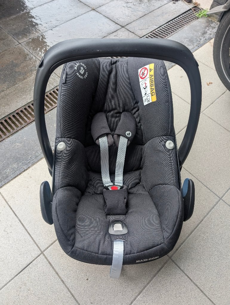 Maxi-Cosi Pebble Pro i-Size – incl Isofix-base en extra's, Kinderen en Baby's, Ophalen, Afneembare rugleuning, Zo goed als nieuw
