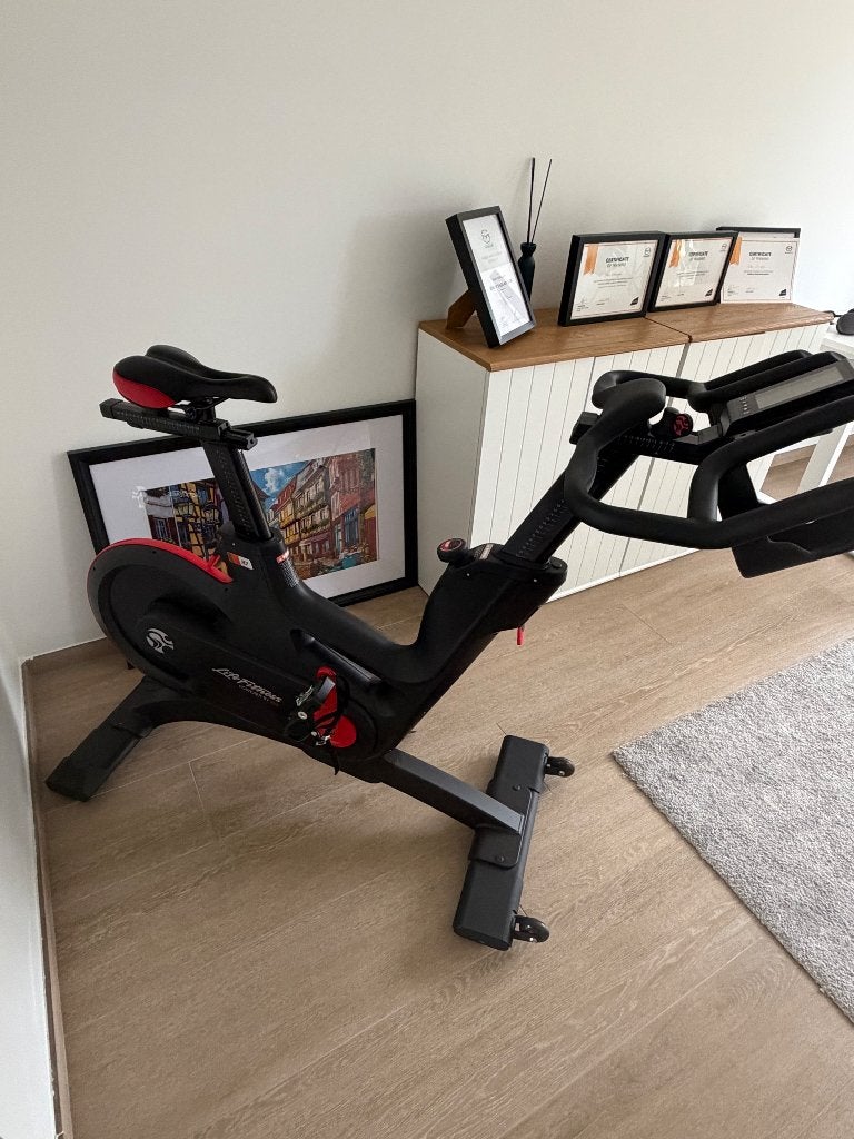 Life Fitness IC7 spinningfiets – in zo goed als nieuwstaat, Sports & Fitness, Enlèvement, Comme neuf, Vélo de spinning