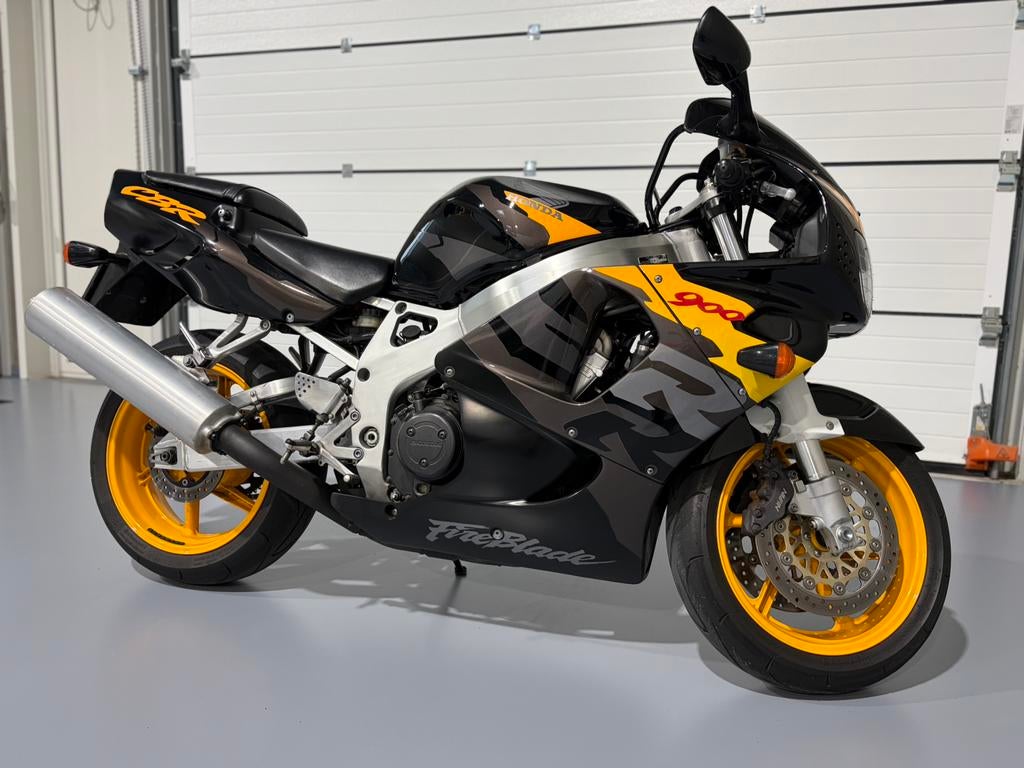 Honda CBR 900RR Fireblade SC33, Motoren, Motoren | Honda, 4 cilinders, Particulier, Meer dan 35 kW