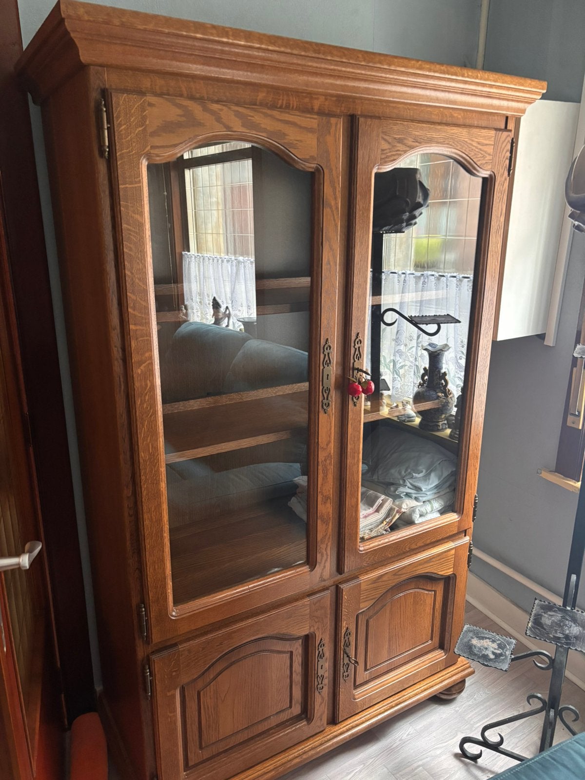 Grande armoire en bois vitrine, Enlèvement, Comme neuf