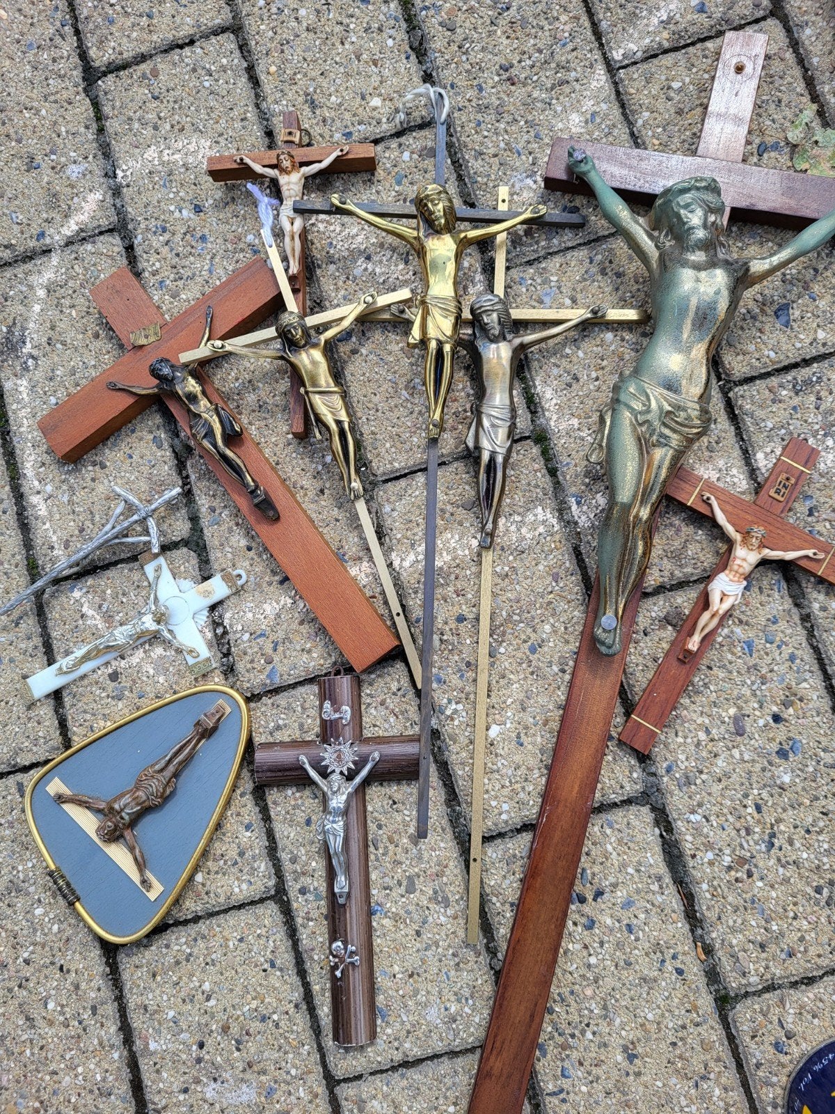 Lot van 11 kruisbeelden, Antiek en Kunst, Ophalen of Verzenden