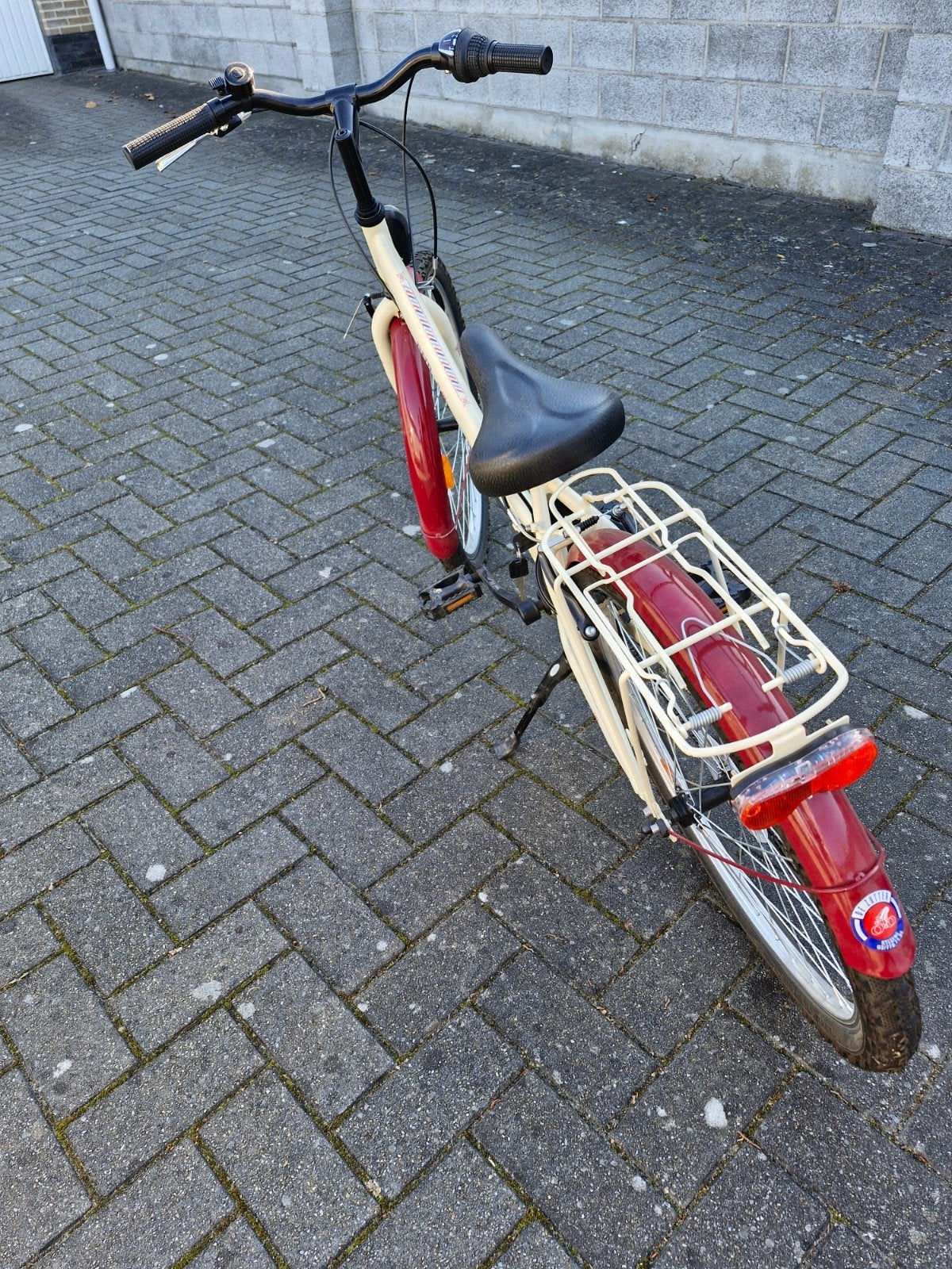 meisjes fiets 24 inch .7 tot 11 jaar ..weinig op gereden, Enlèvement