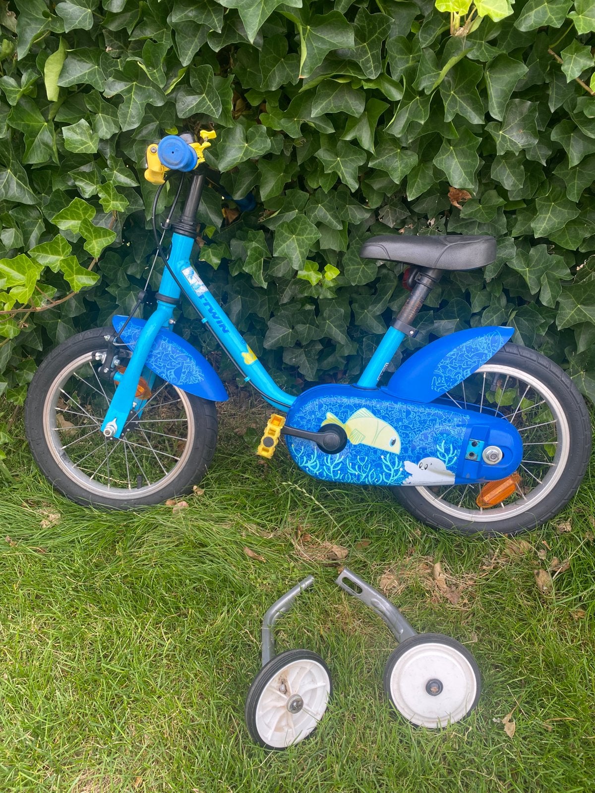 Fiets 12 inch blauw decathlon, Fietsen en Brommers, Ophalen, Zijwieltjes, Schijfrem, Minder dan 16 inch