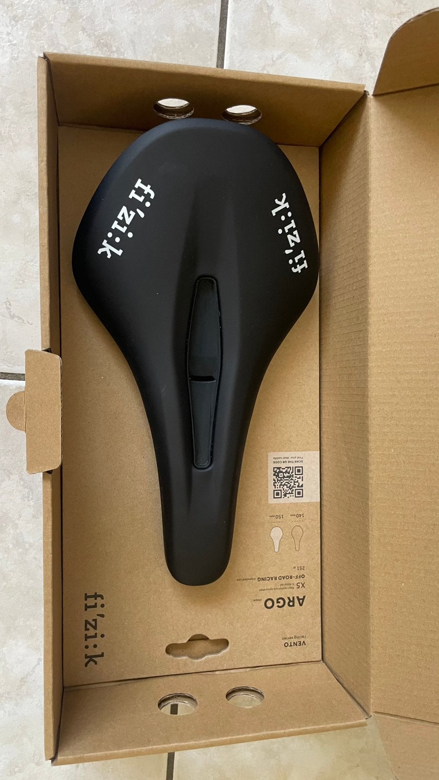 Fizik Argo X5 – nieuwstaat – slechts 1x gemonteerd – €50, Ophalen, Zo goed als nieuw, Zadel