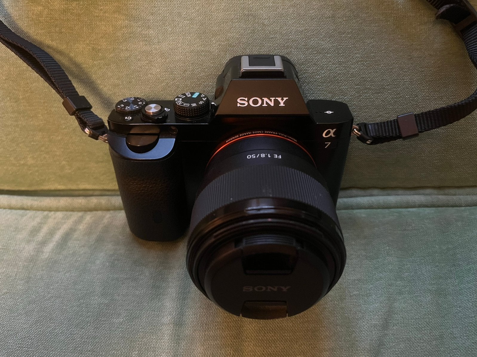 Sony A7 & Sony FE 50mm f/1.8 & extras, Audio, Tv en Foto, Fotocamera's Digitaal, Ophalen, NFC, Zo goed als nieuw, 24 megapixels