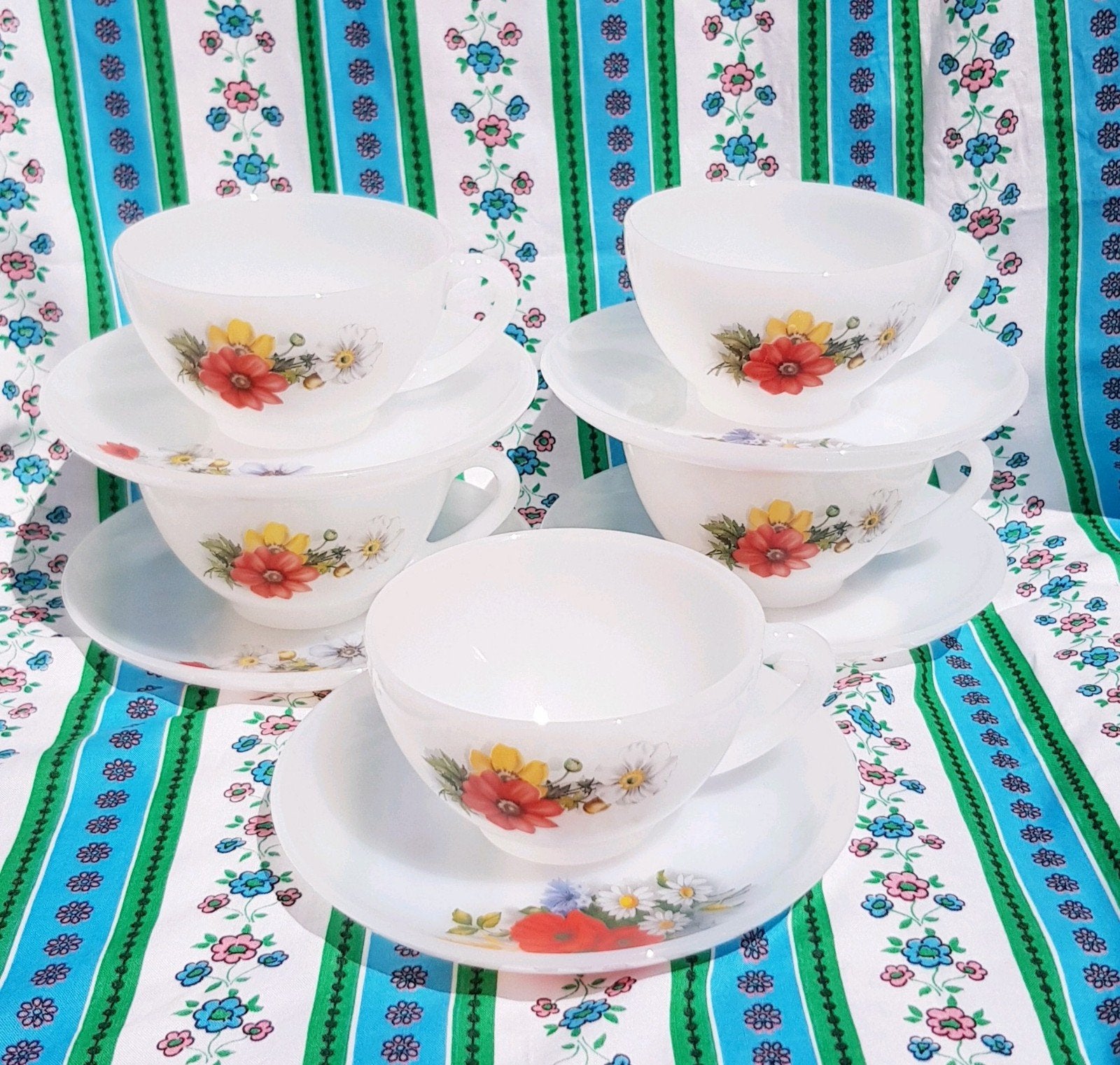 LOT Arcopal 🌿tasses/sous-tasses🌿, Antiquités & Art, Enlèvement ou Envoi