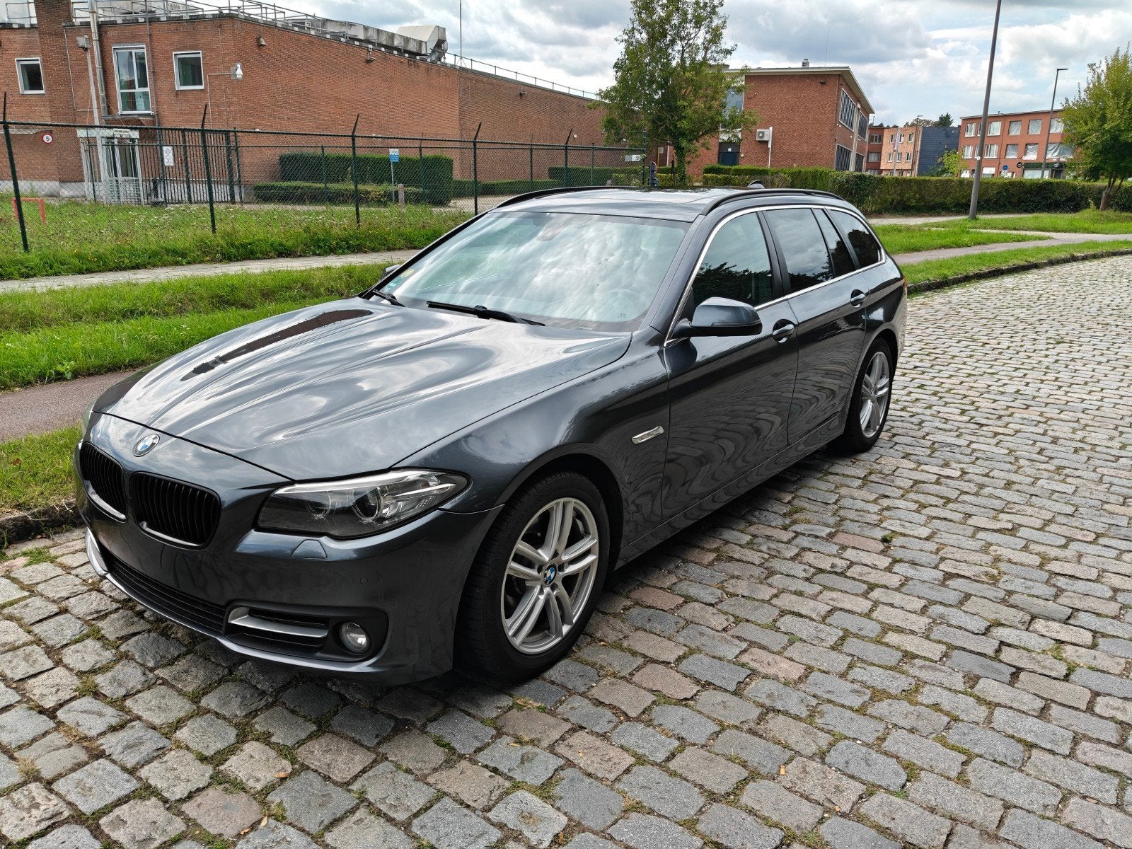 BMW 518d - 2017 - 184.000 km - Automaat, Auto's, Automaat, Achterwielaandrijving, Verwarmde buitenspiegels, Leder