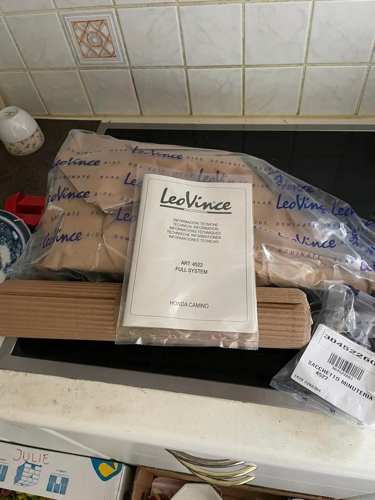 LeoVince, Enlèvement, Neuf