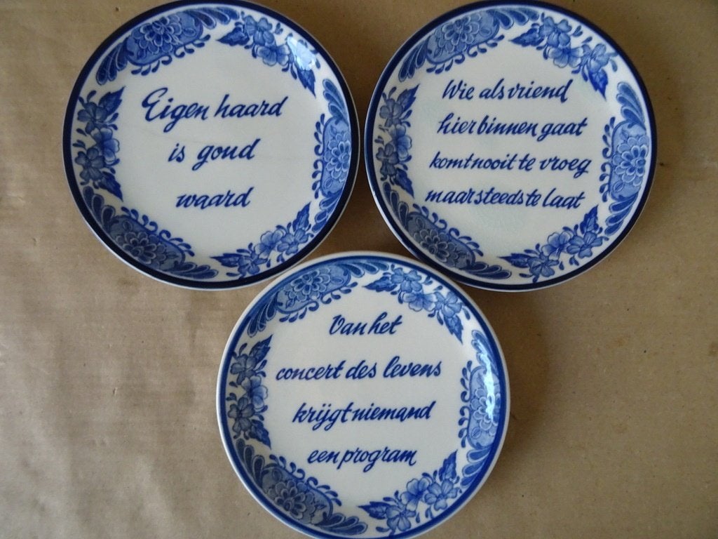 Assiettes muralesavec inscription Dutch Blue Handwerk 15cm, Antiquités & Art, Curiosités & Brocante, Enlèvement ou Envoi
