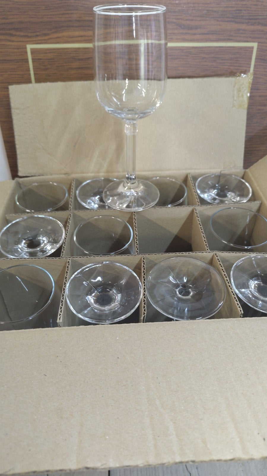 Nieuwe 12 water- en 11 wijnglazen, 11 champagne flutes, Collections, Verres & Petits Verres, Enlèvement, Neuf, Autres types