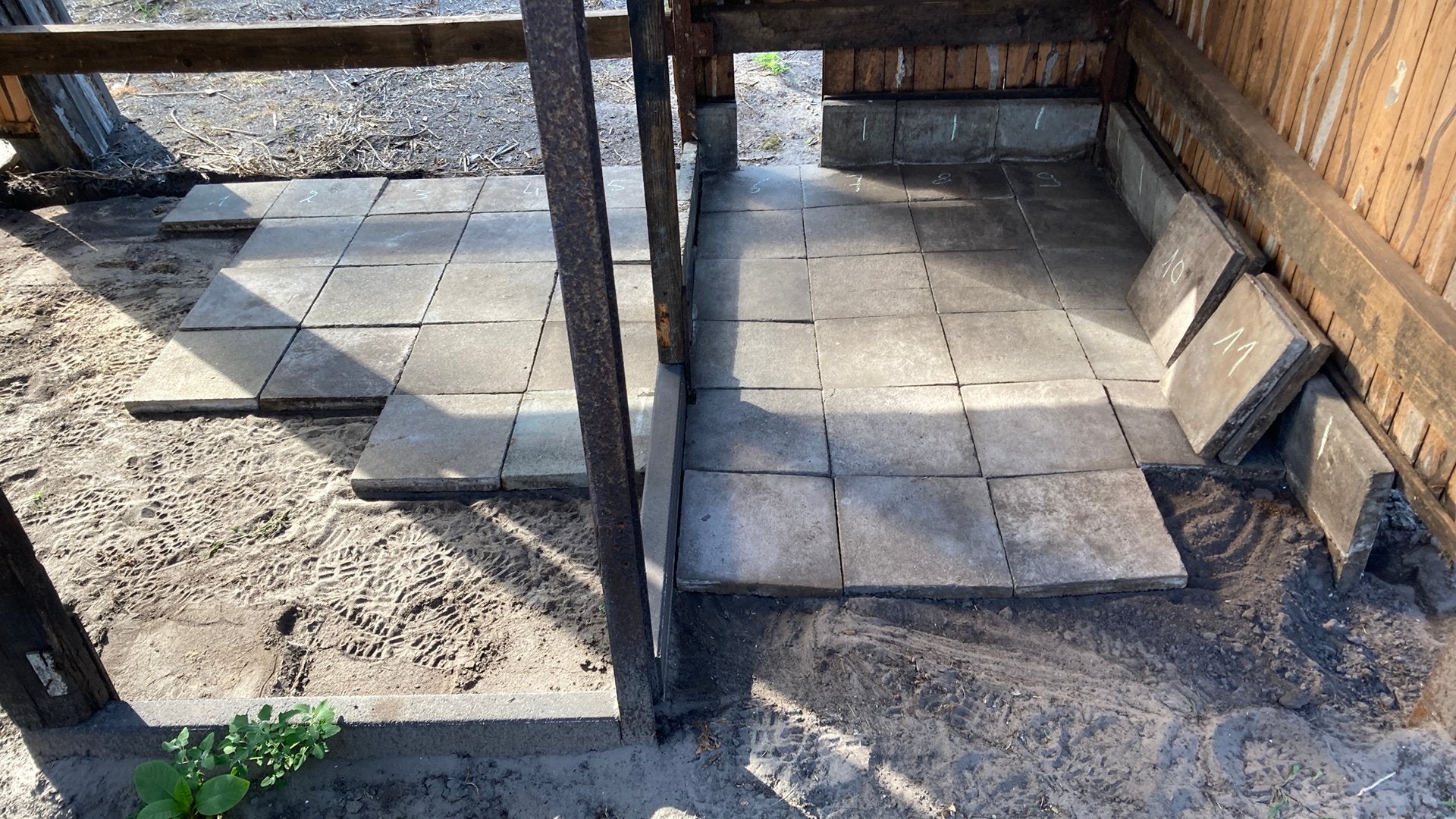 Gratis Betontegels.  30 x 30cm.  En 3,5 cm dik, Doe-het-zelf en Bouw, Ophalen, Overige materialen, Gebruikt, 20 tot 40 cm