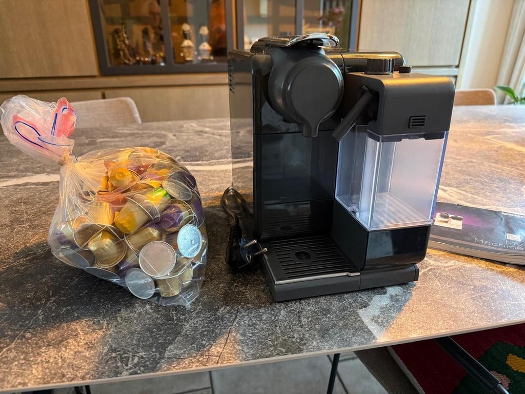 Volautomatische koffiemachine Delonghi met cups (Nespresso), Ophalen, Gebruikt, Espresso apparaat, 1 kopje