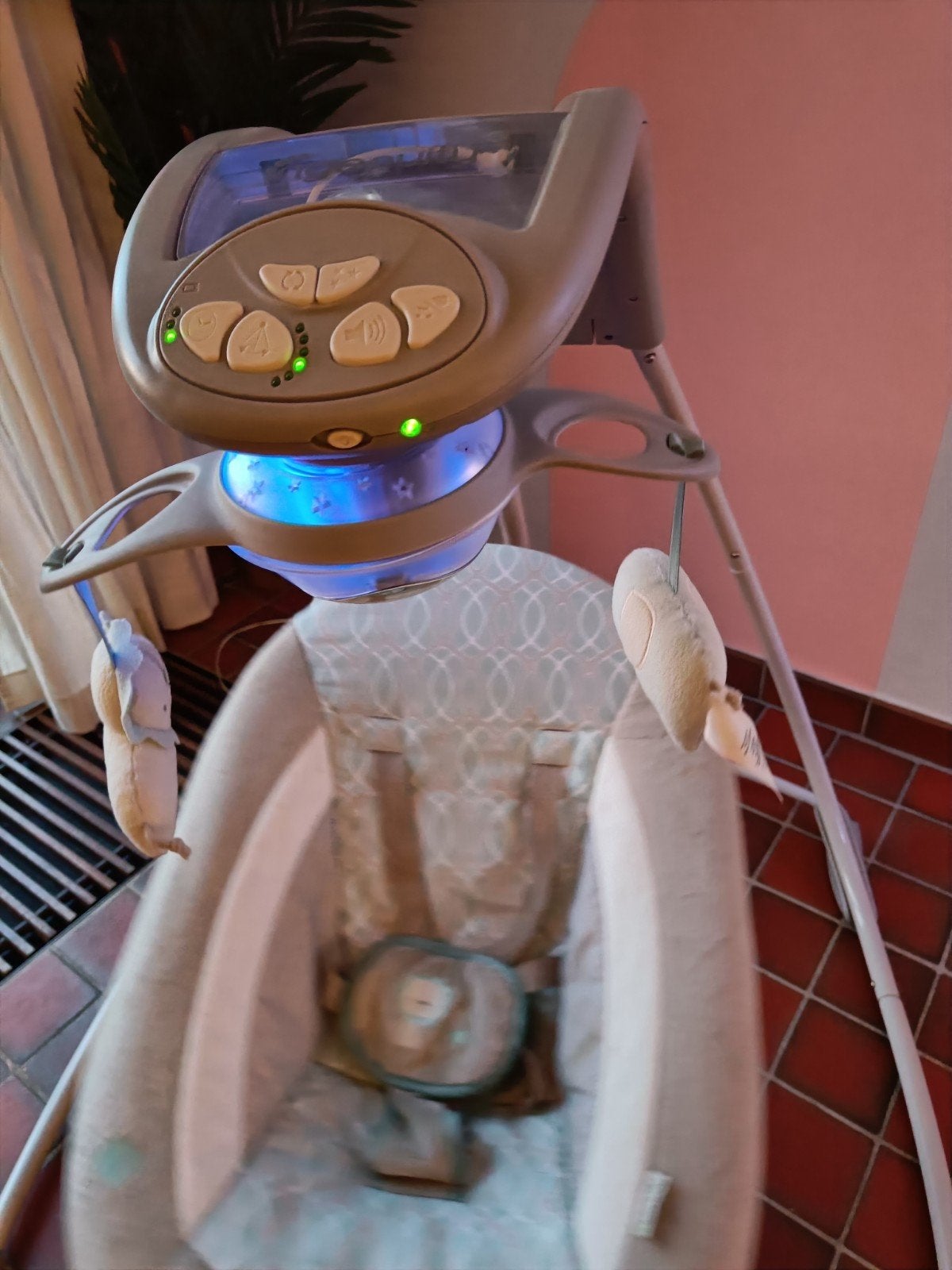 Ingenuity inlichting cradling swing, Kinderen en Baby's, Ophalen