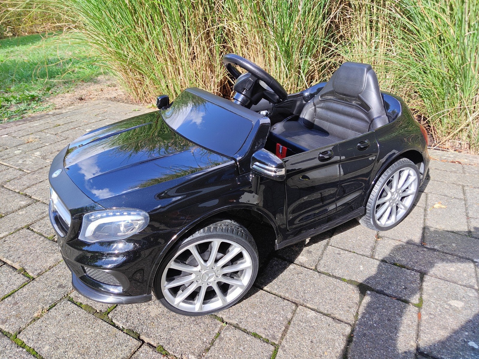Voiture électrique télécommandée pour enfant Mercedes GLA., Comme neuf