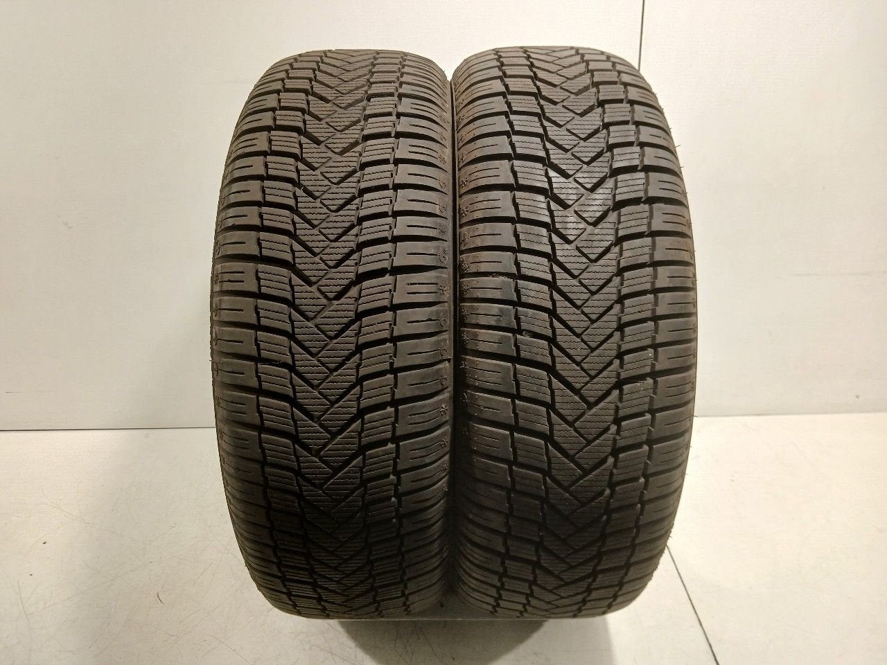 Bandenset 2 stuks Winter 195 55 R16, Onderdelen@venauto.nl, Van der Ven Autorecycling B.V., Pneus hiver, Ettenseweg 76, 4706 PB Roosendaal, The Netherlands
