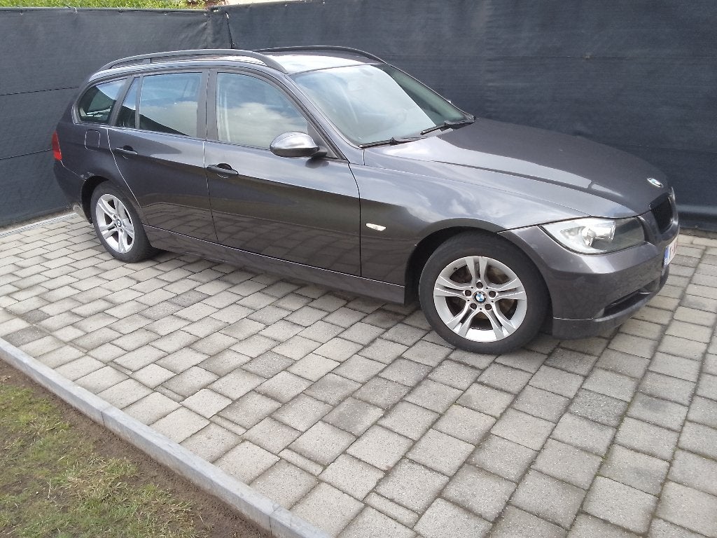 Bmw e91 318d 19/03/2007 enkel voor export of onderdelen., Auto's, BMW, 90 kW, Achterwielaandrijving, Zwart, 4 cilinders