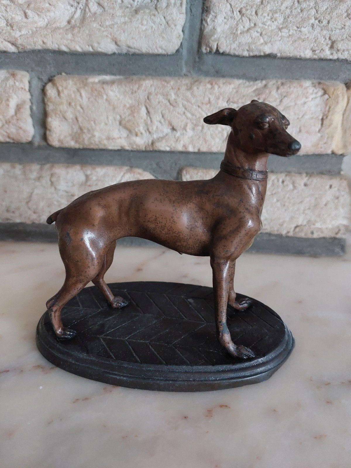 Oud Greyhound-beeldje in gepatineerd metaal/gereguleerd - st, Ophalen of Verzenden
