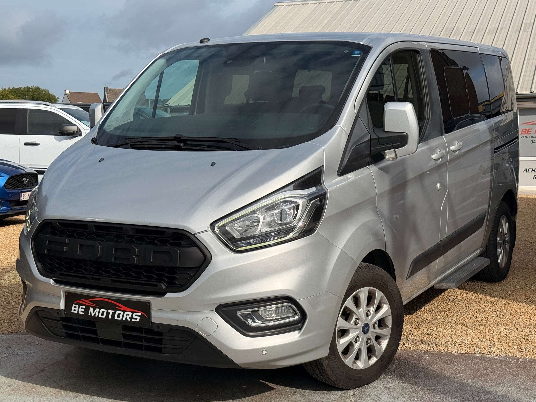 Ford Tourneo Custom 2.0 TDCI 131 CV 8PLACES ATT.REM DOUBLE P, Auto's, Ford, Voorwielaandrijving, Stof, Gebruikt, 5 deurs