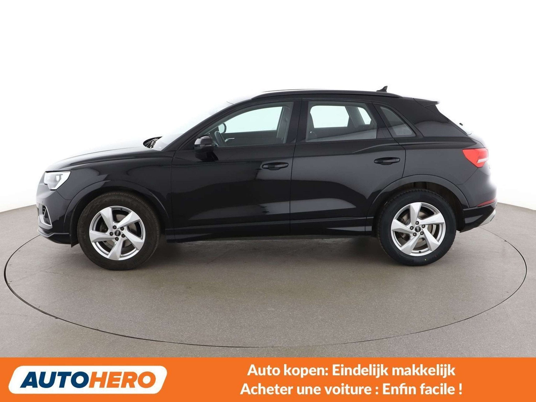 Audi Q3 35 TFSI Mild-Hybrid Advanced (bj 2021, automaat), Lichtsensor, 149 g/km, Zwart, Leder