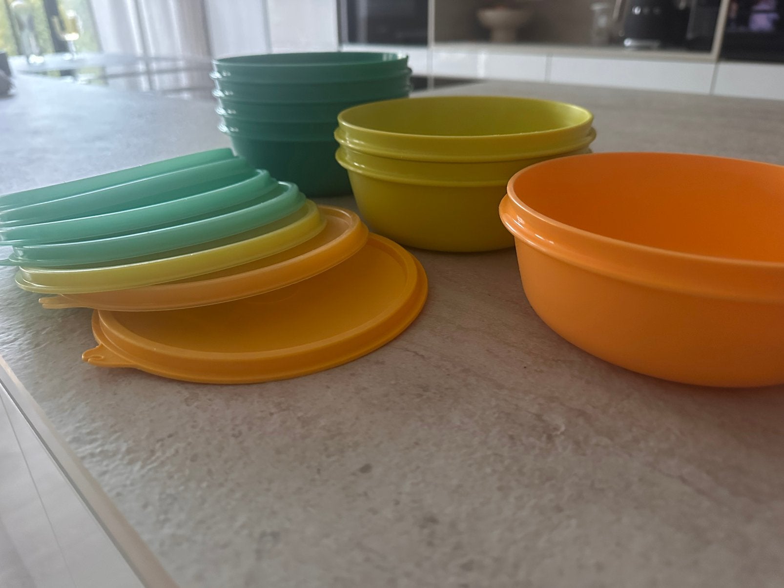 Voorraad dozen rond Tupperware, Ophalen, Zo goed als nieuw