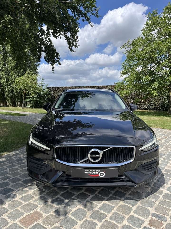 Volvo V60 2.0 B3 MHEV/1eignr/Camera/Carplay/Cruise/Clima..., Zwart, 4 cilinders, 1969 cc, 0 kg