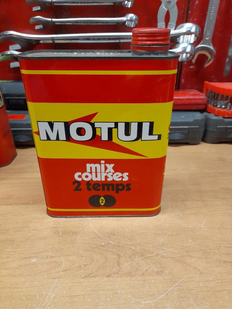 Oude lege oliekan Motul Mix Racing 2-takt, Verzenden, Gebruikt, Overige typen