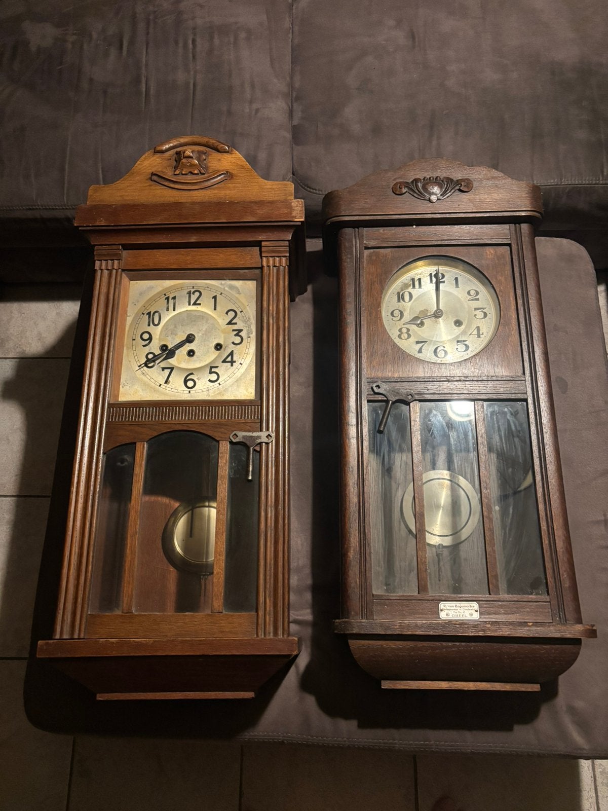 Twee mooie schouwklokken hangklokken, Antiek en Kunst, Antiek | Klokken, Ophalen