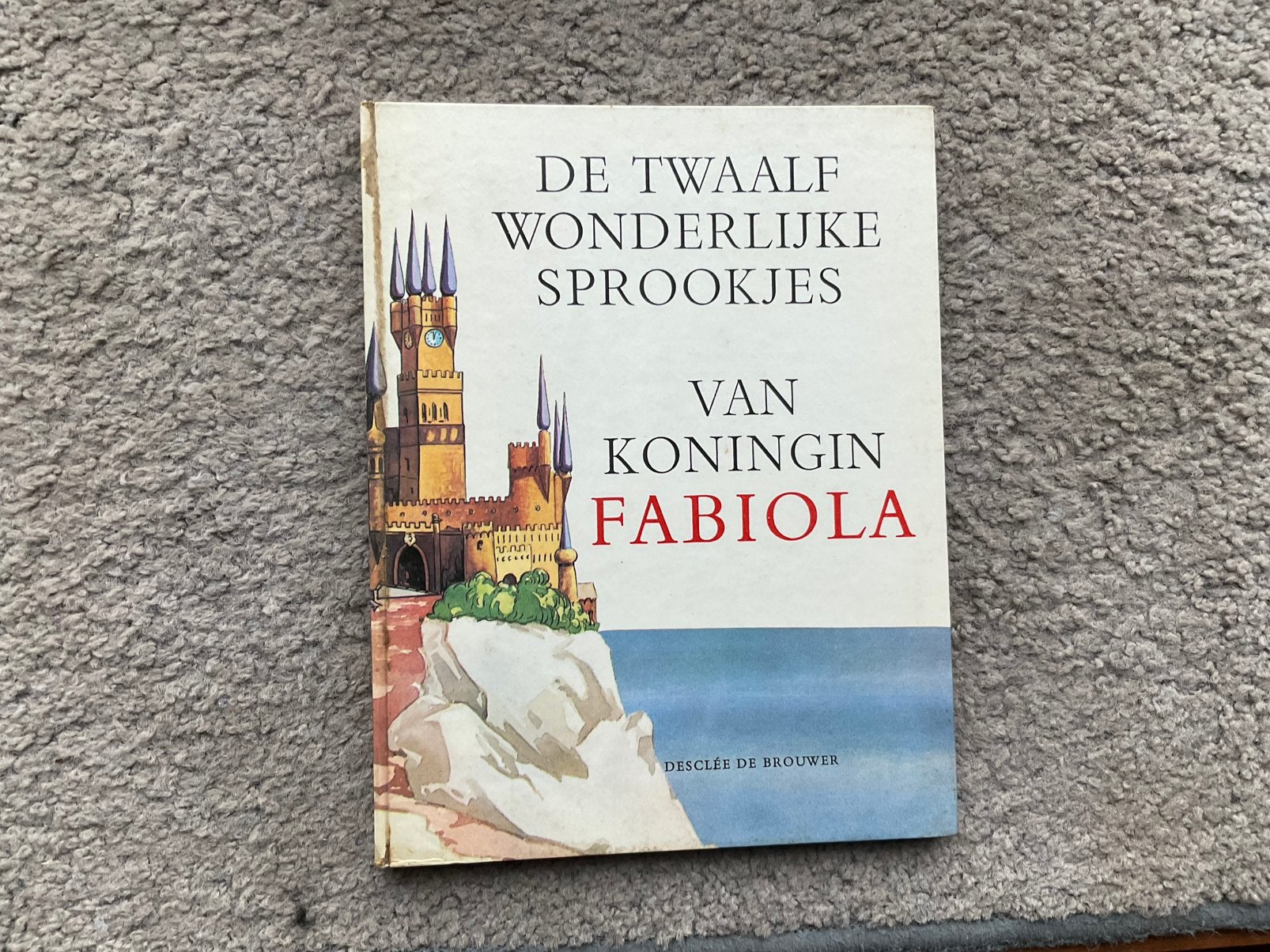 De twaalf wonderlijke sprookjes van koningin fabiola, Enlèvement ou Envoi, Comme neuf