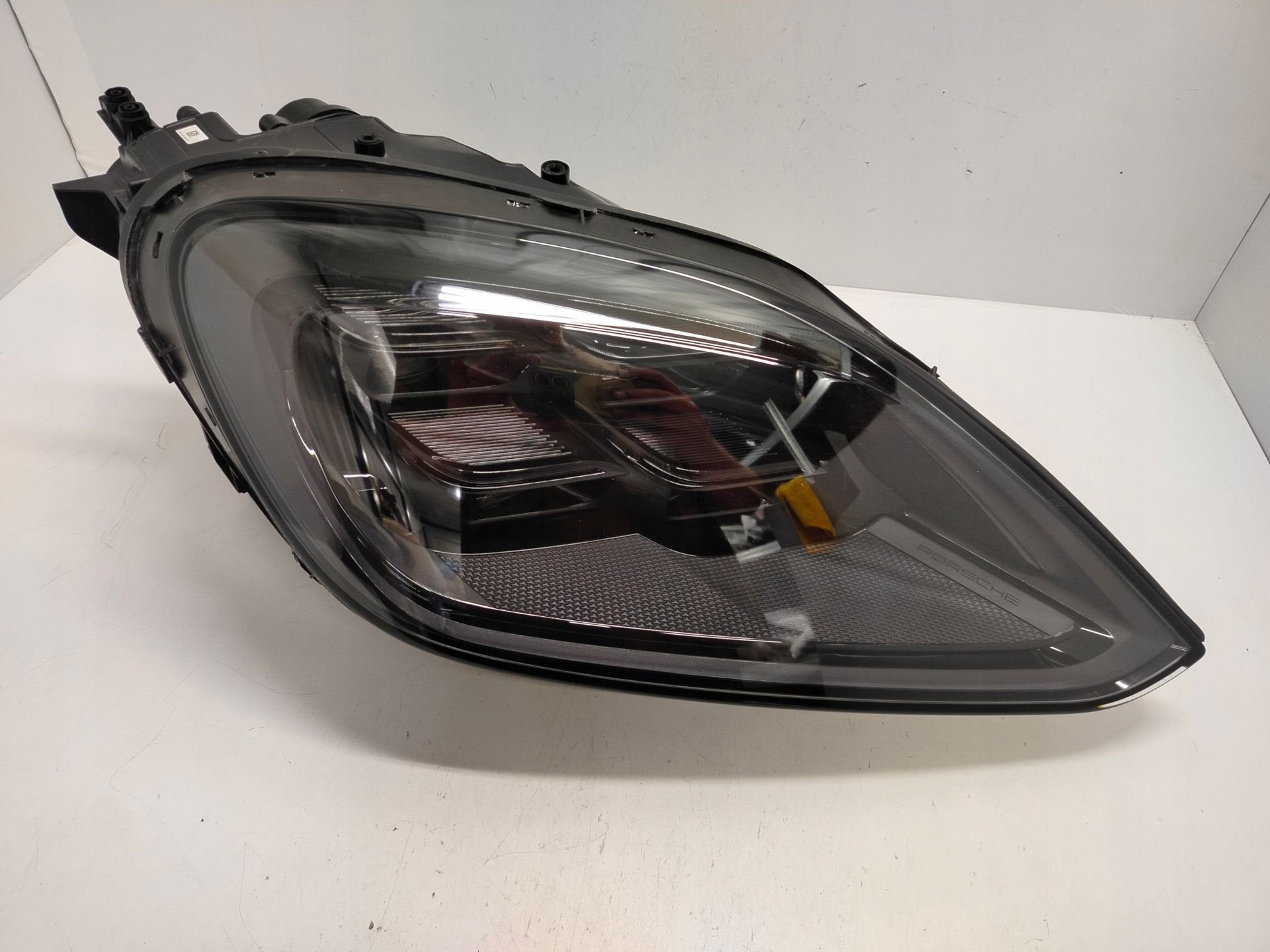 Porsche Cayenne Koplamp 9Y0.941.060.Q, Gebruikt, Porscheplatz 1
70435  Stuttgart, DE, Porsche, Info@porsche.de