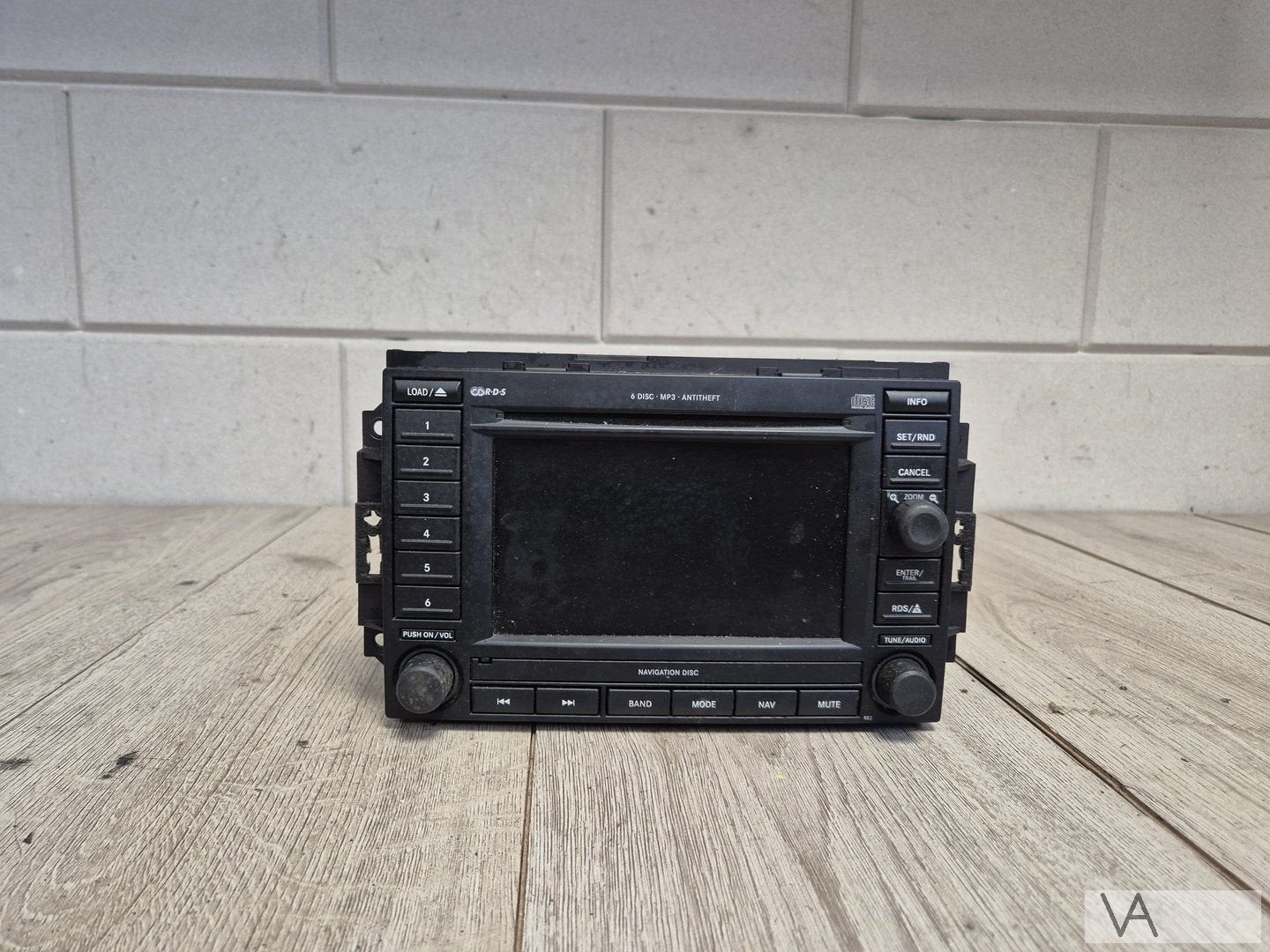 Chrysler 300c 2004 - 2010 radio navigatie 05064191ad €200, Gebruikt, -, Ophalen of Verzenden, -