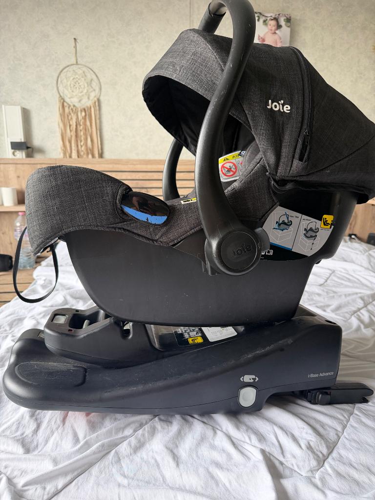Joie baby-autostoel + 2 isofix basissen + hoes, Gebruikt, Isofix, 0 t/m 13 kg, Ophalen